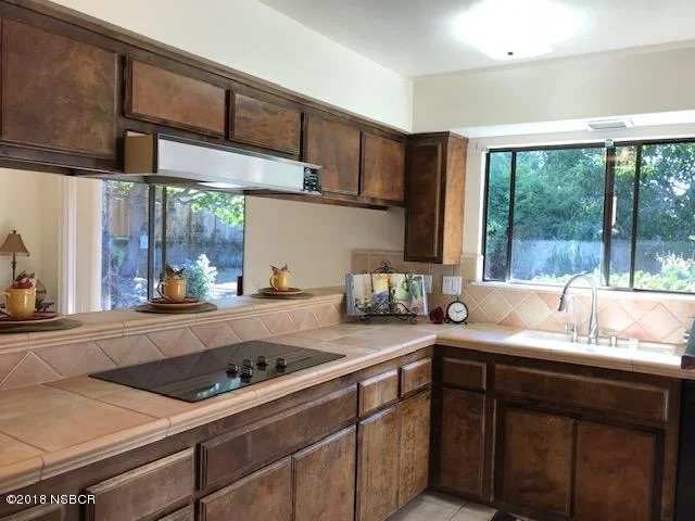 525-South-E-Street_Kitchen.jpg