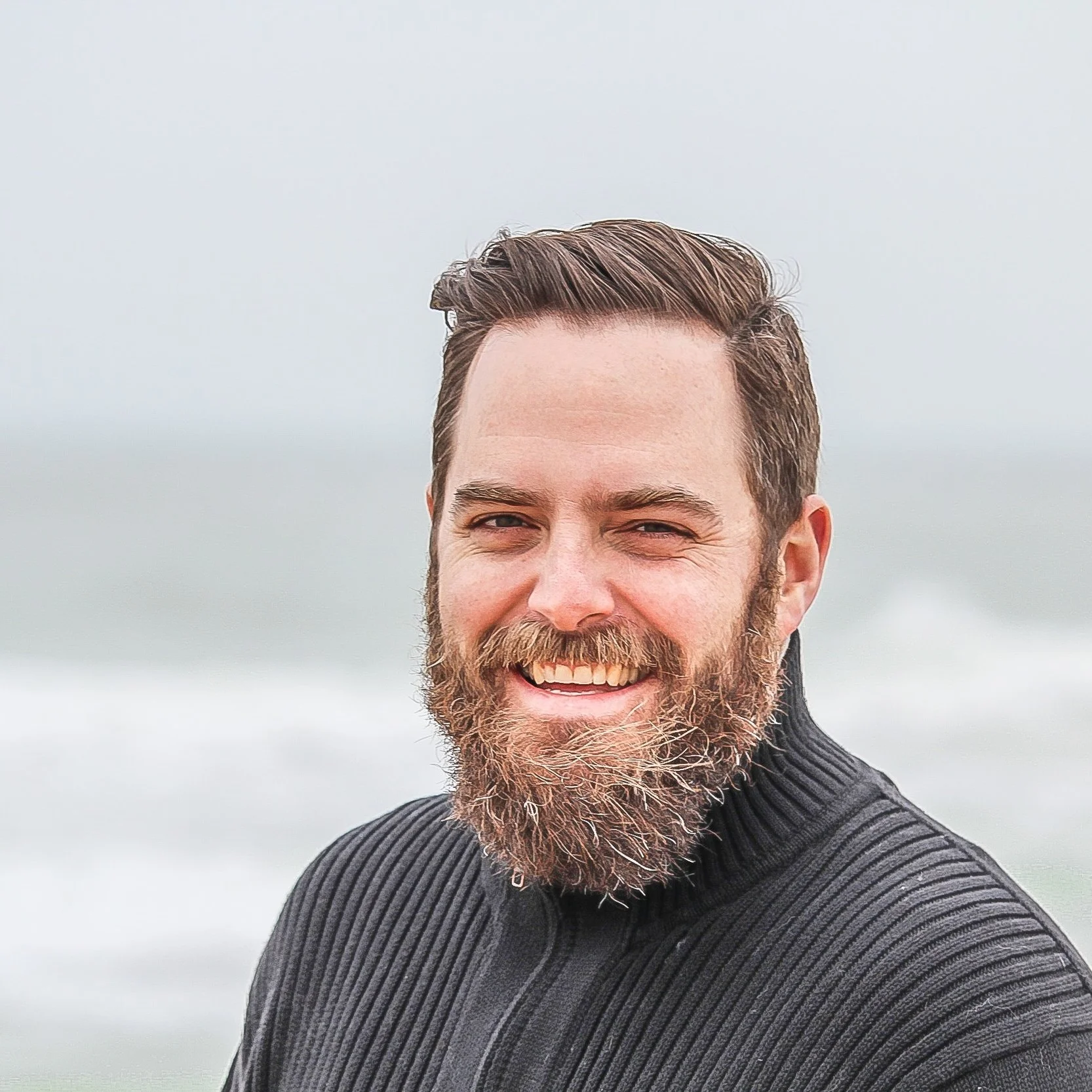 adult-beach-beard-736716.jpg