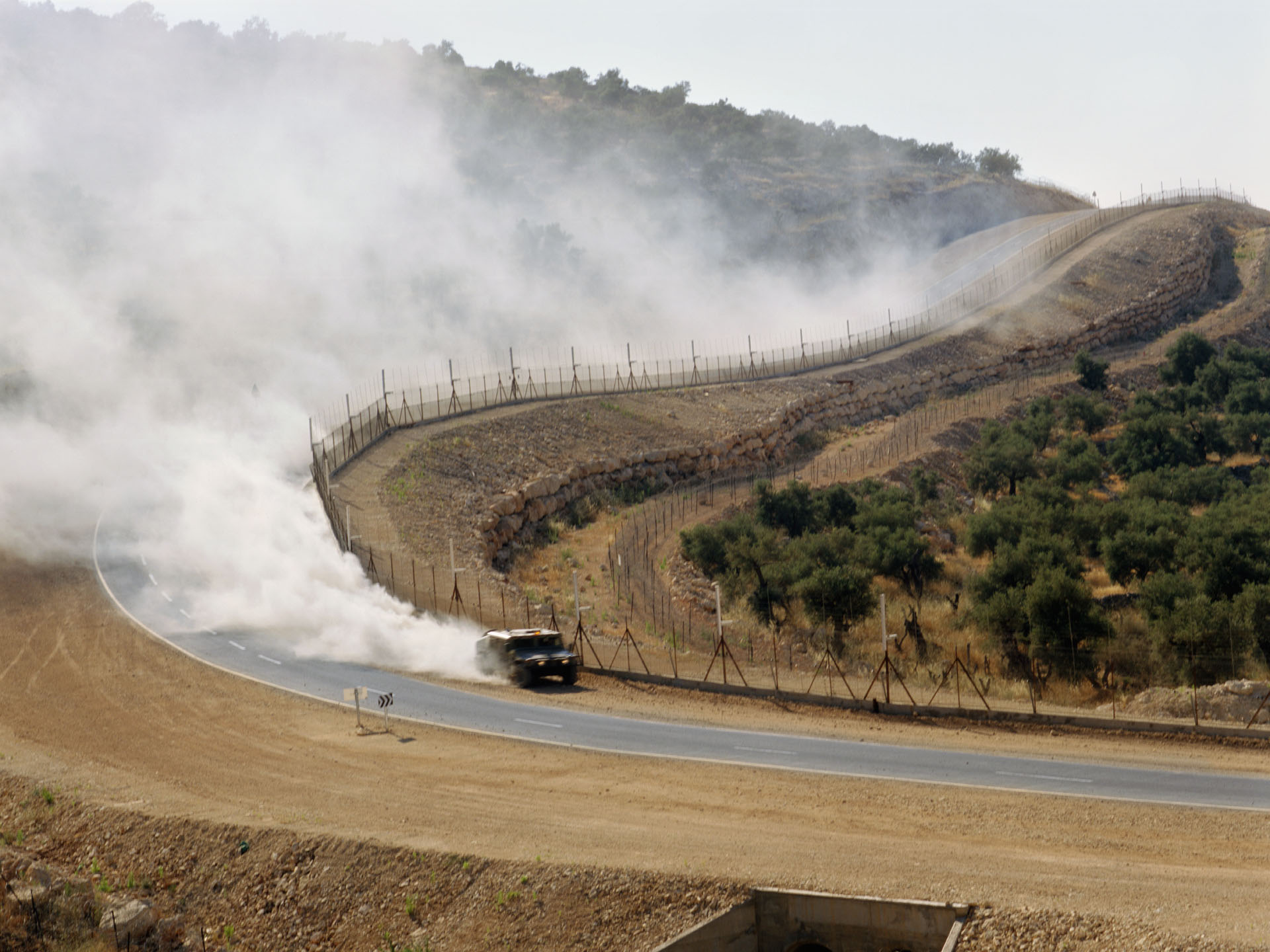 Shvil Tishtush alongside the Separation Fence, Etz Efrayim Settlement, 2004