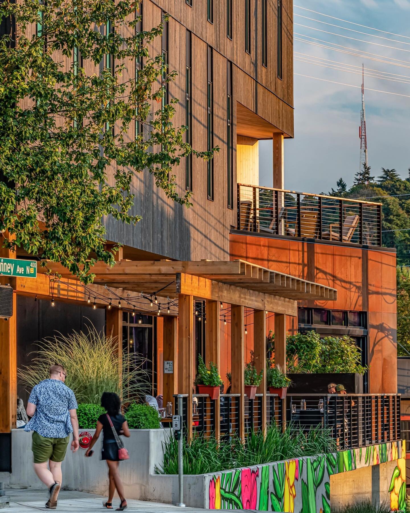 The Cedar Speedster building in the heart of Fremont, Seattle, features clean lines and modern amenities in this 3 story timber framed structure. It is the home of @evo HQ, @revelseattle @aslanseattle @localtide @lakeunionpartners and Moreair Medtech