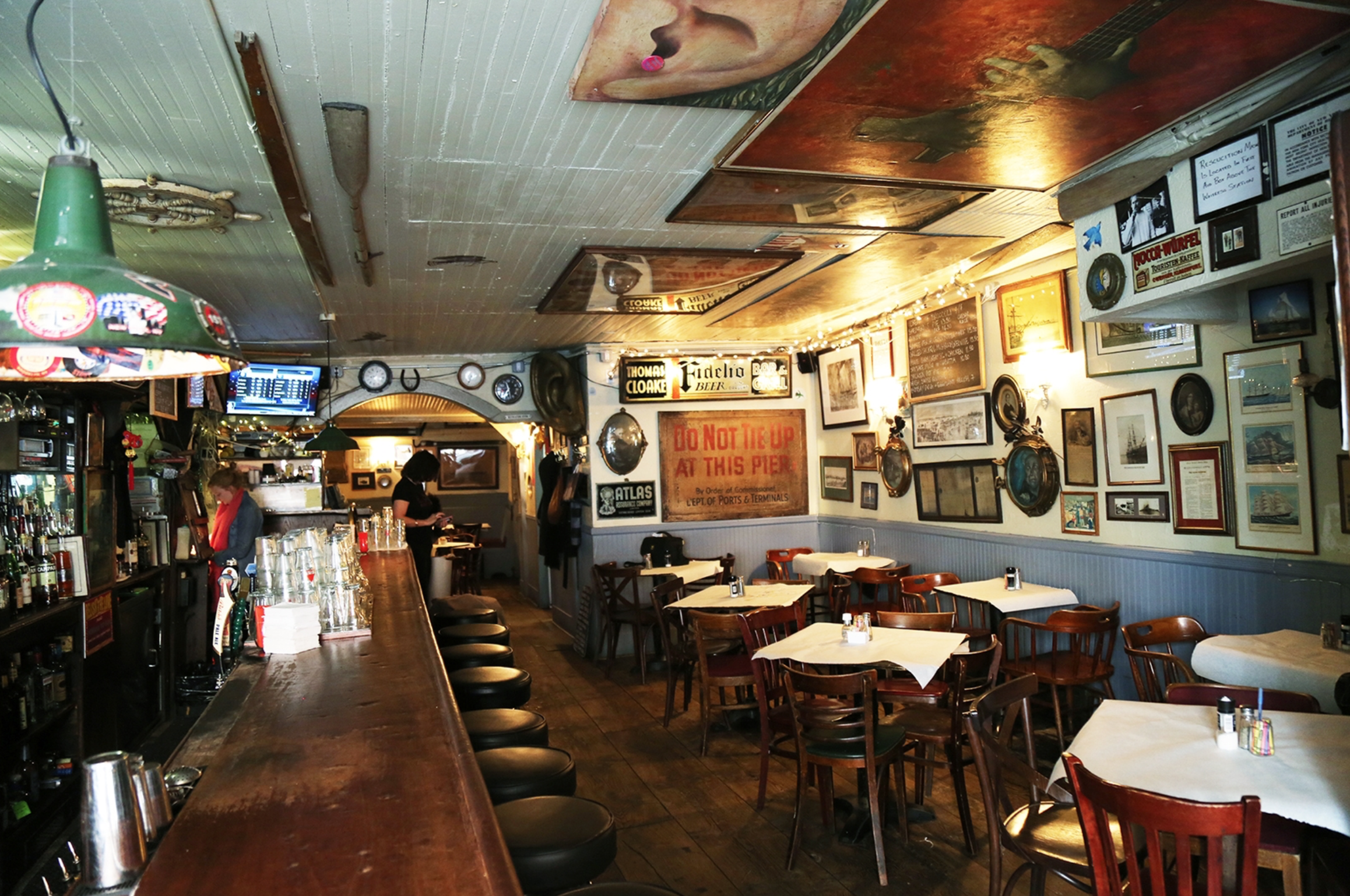 The very historic Ear Inn.