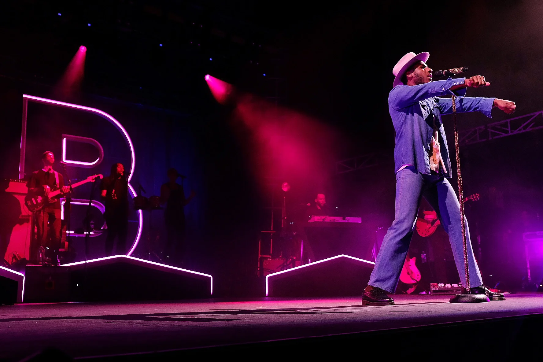 Headliner Leon Bridges PC- Taylor Czerwinski