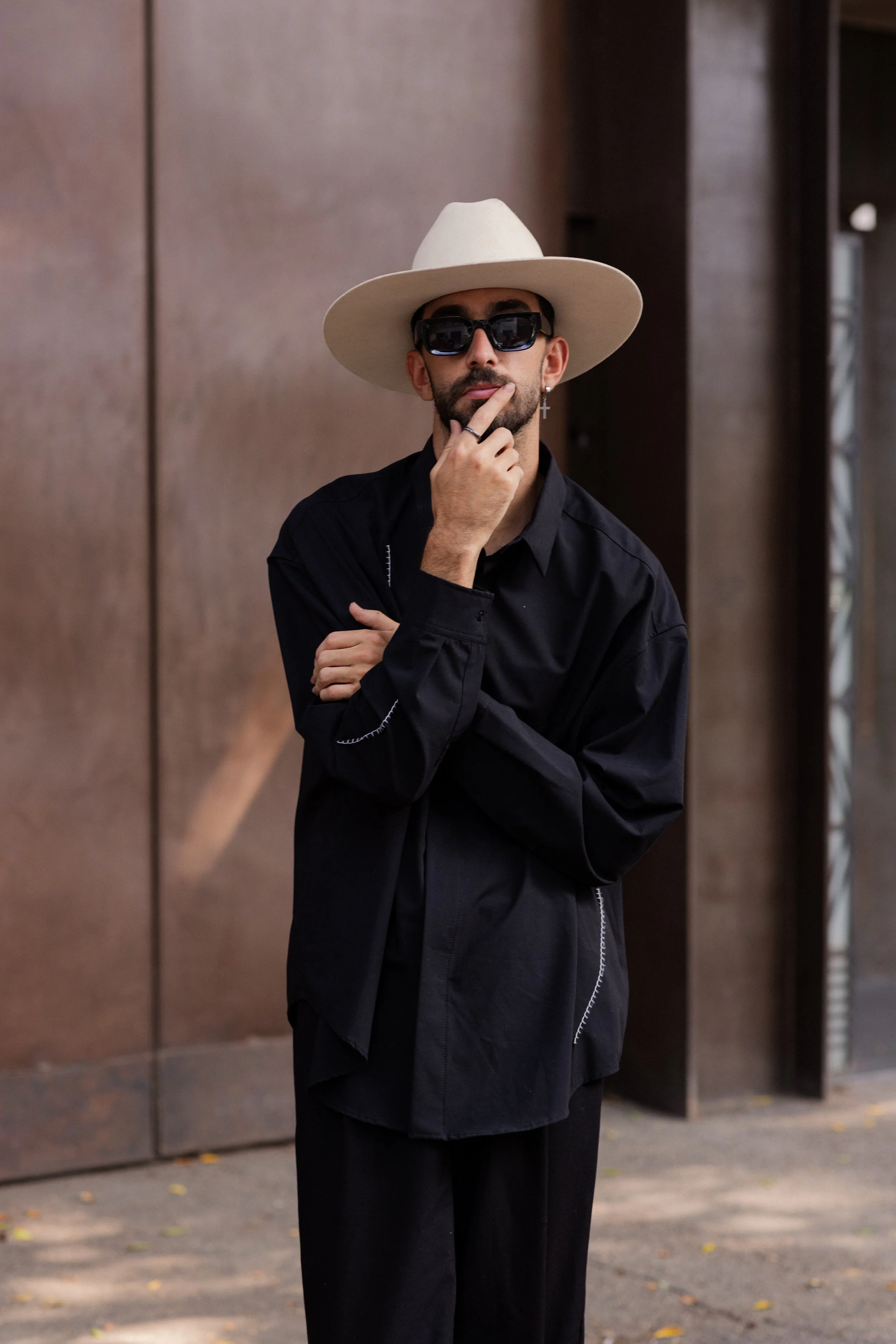 OMAR_MUNOZ_MEDIUMSHOT_1.jpg