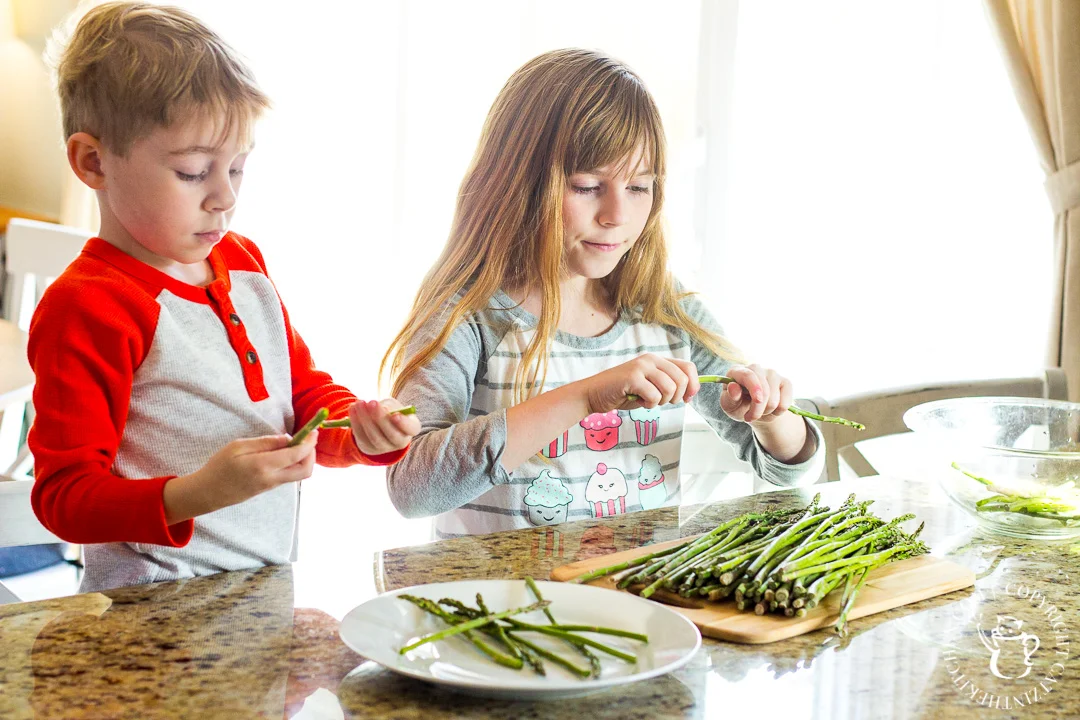 C31Wkidsnewfood.jpg