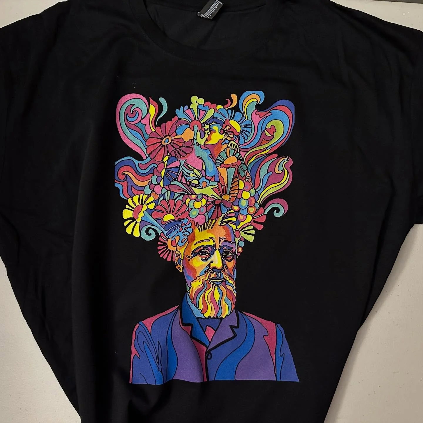 Overthinking 
Black tee 
.
New shop addition soon &hellip;
Happy Holidaze .