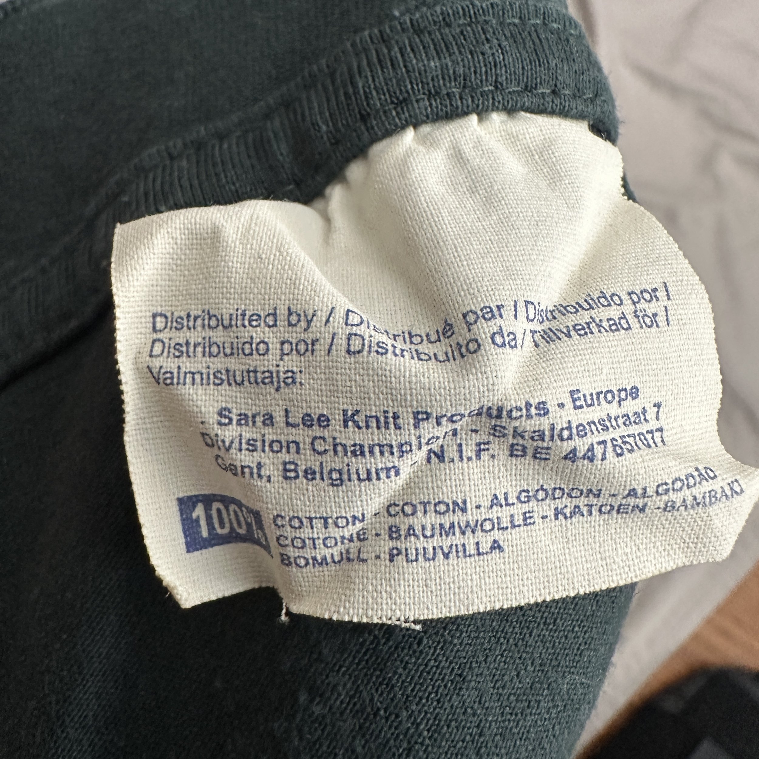 Champion_HunterGreen_TShirt_ShoulderTag.jpg