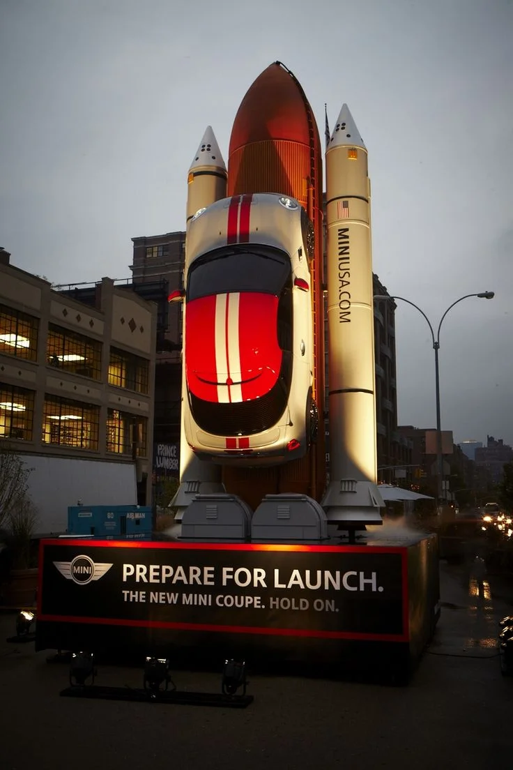 ddb7bc588c18b43fb87f7dca18e7f5cd--guerilla-marketing-street-marketing.jpg