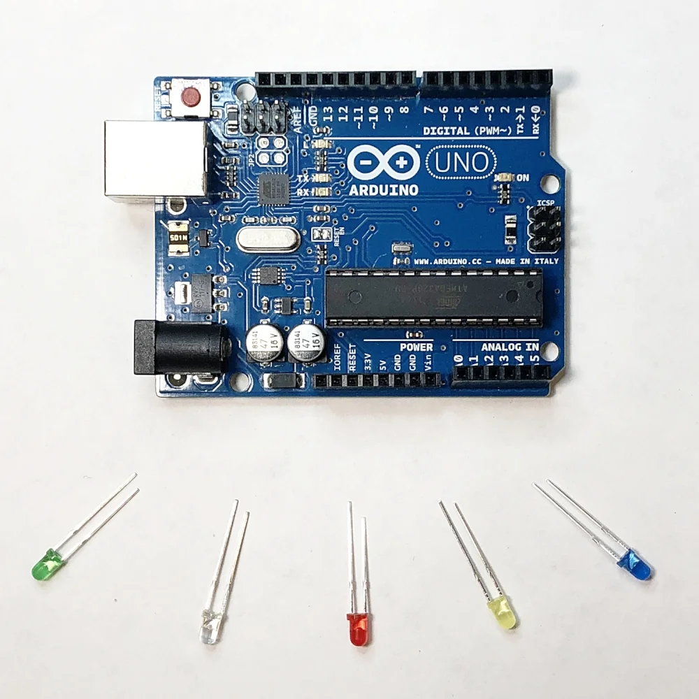 Arduino - Randomly Blinking Multiple LEDs With Only 9 Lines of Code