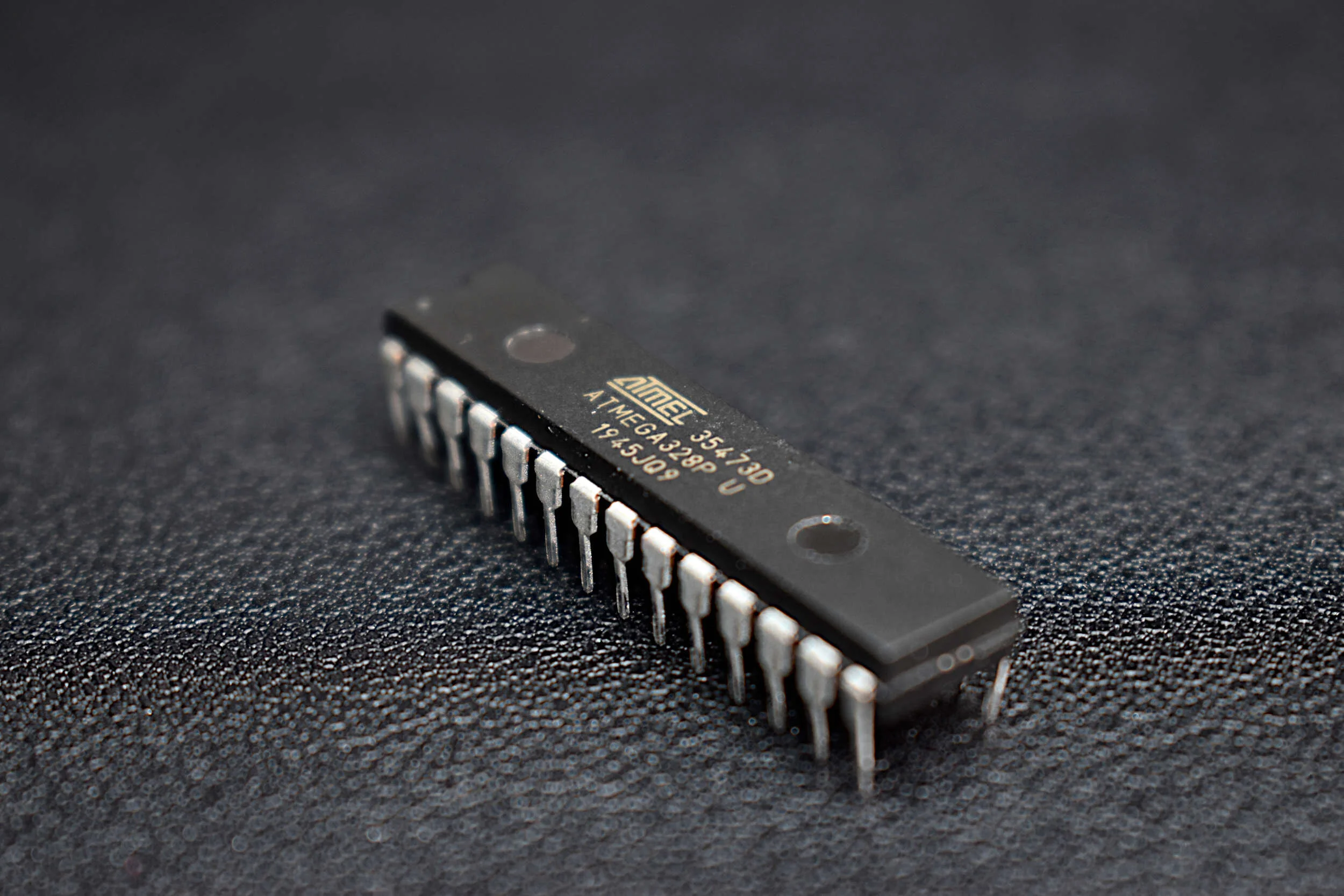 atmega328p_u_chip_side_zoom.JPG