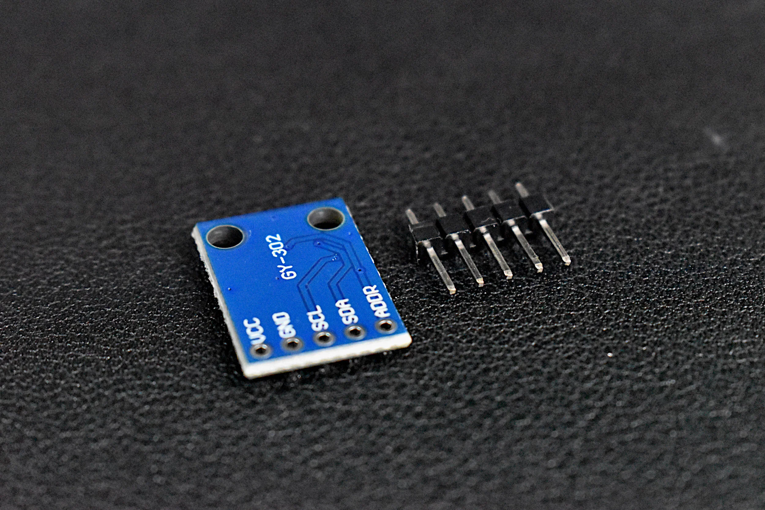 BH1750_ambient_light_sensor_bottom_pins.JPG