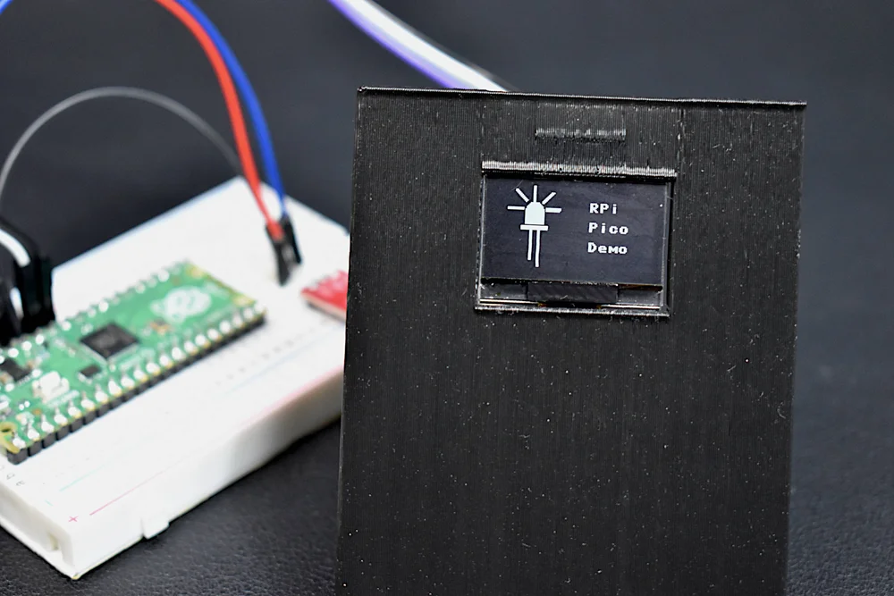 Raspberry Pi Pico OLED Display (SSD1306) — Maker Portal