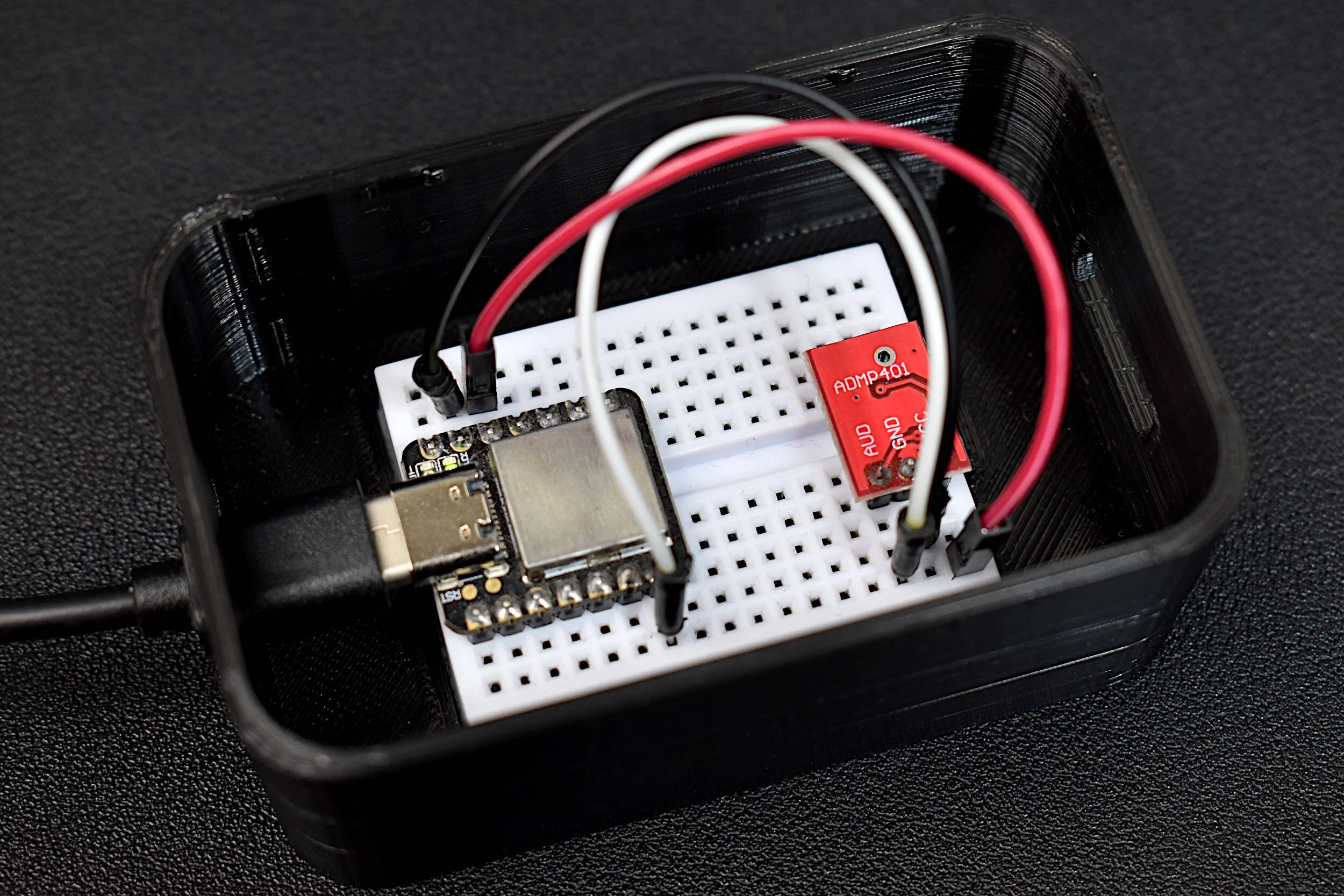 mini_breadboard_box_xiao_on.JPG