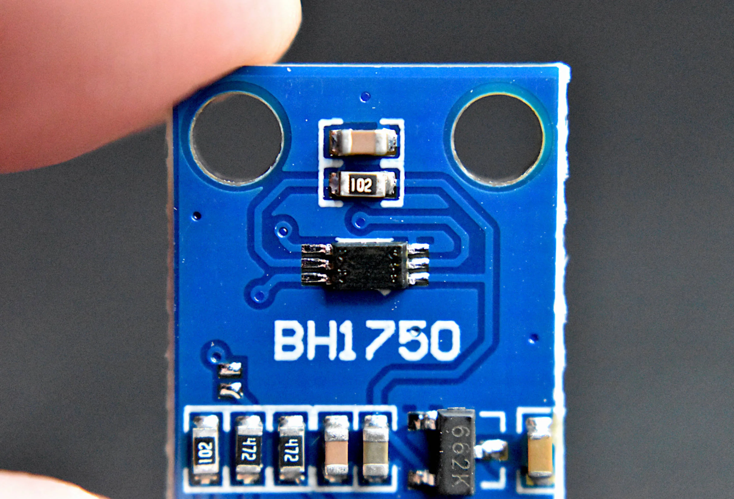 BH1750_ambient_light_sensor_hand.JPG