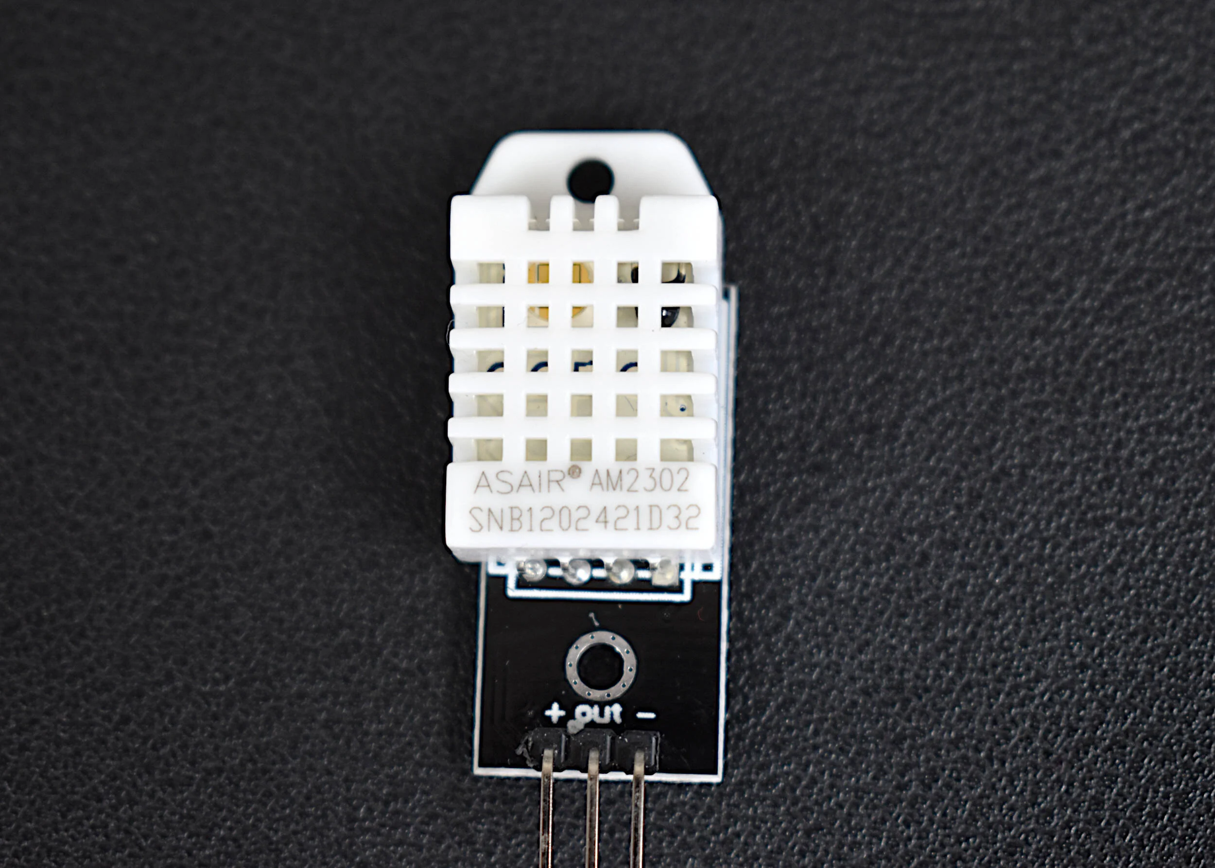 DHT22_sensor_top.JPG