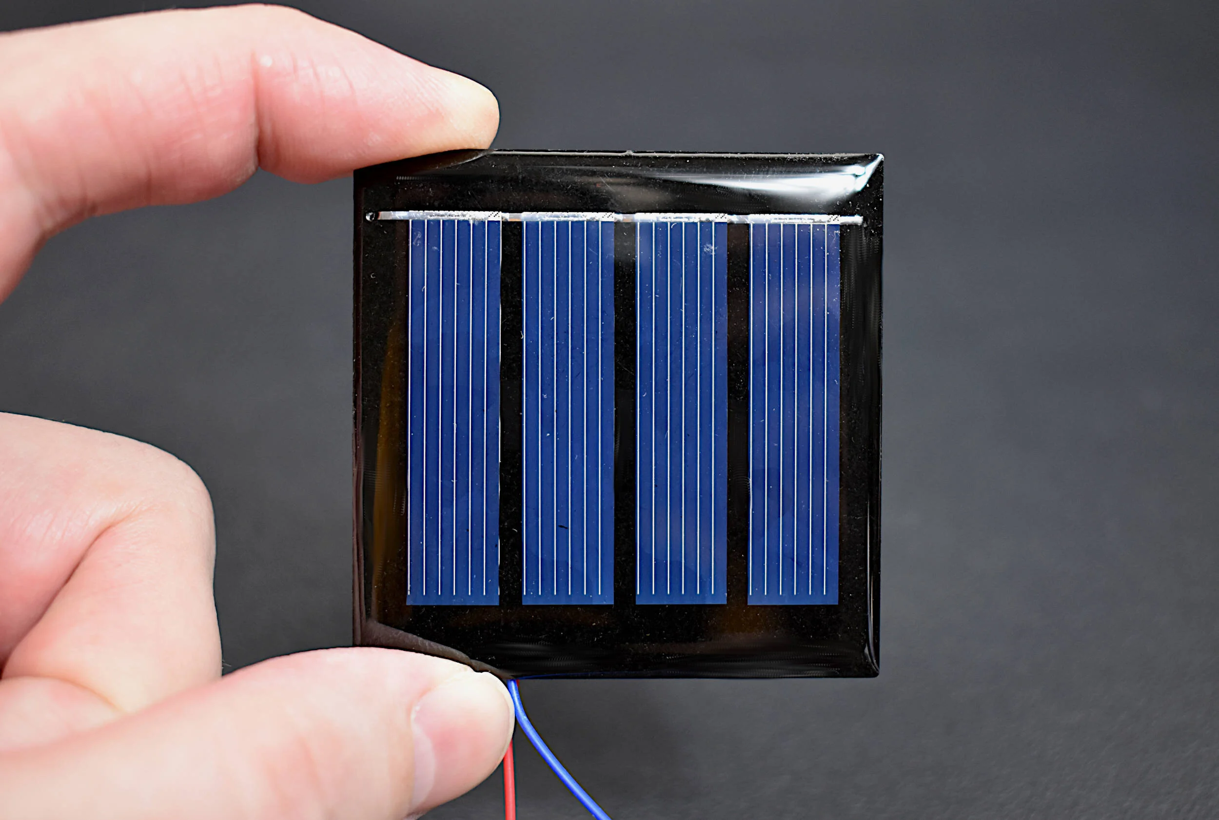 solar_cell_handheld.JPG