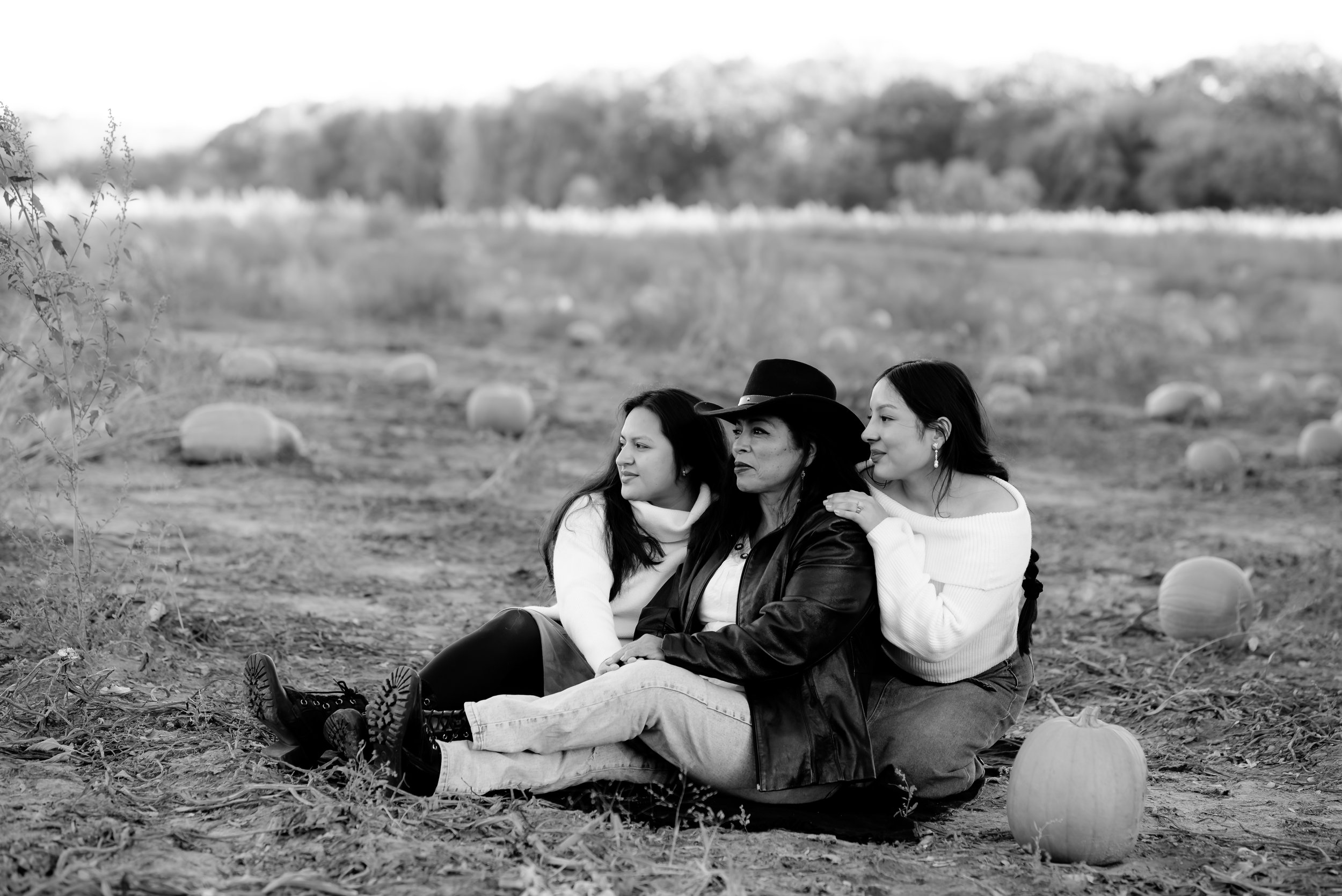 Family Photo Session - Aunt & Sisters - Laeti Photography.jpg