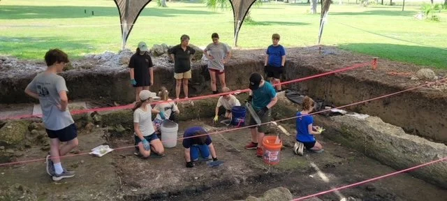 kids digging group.jpeg