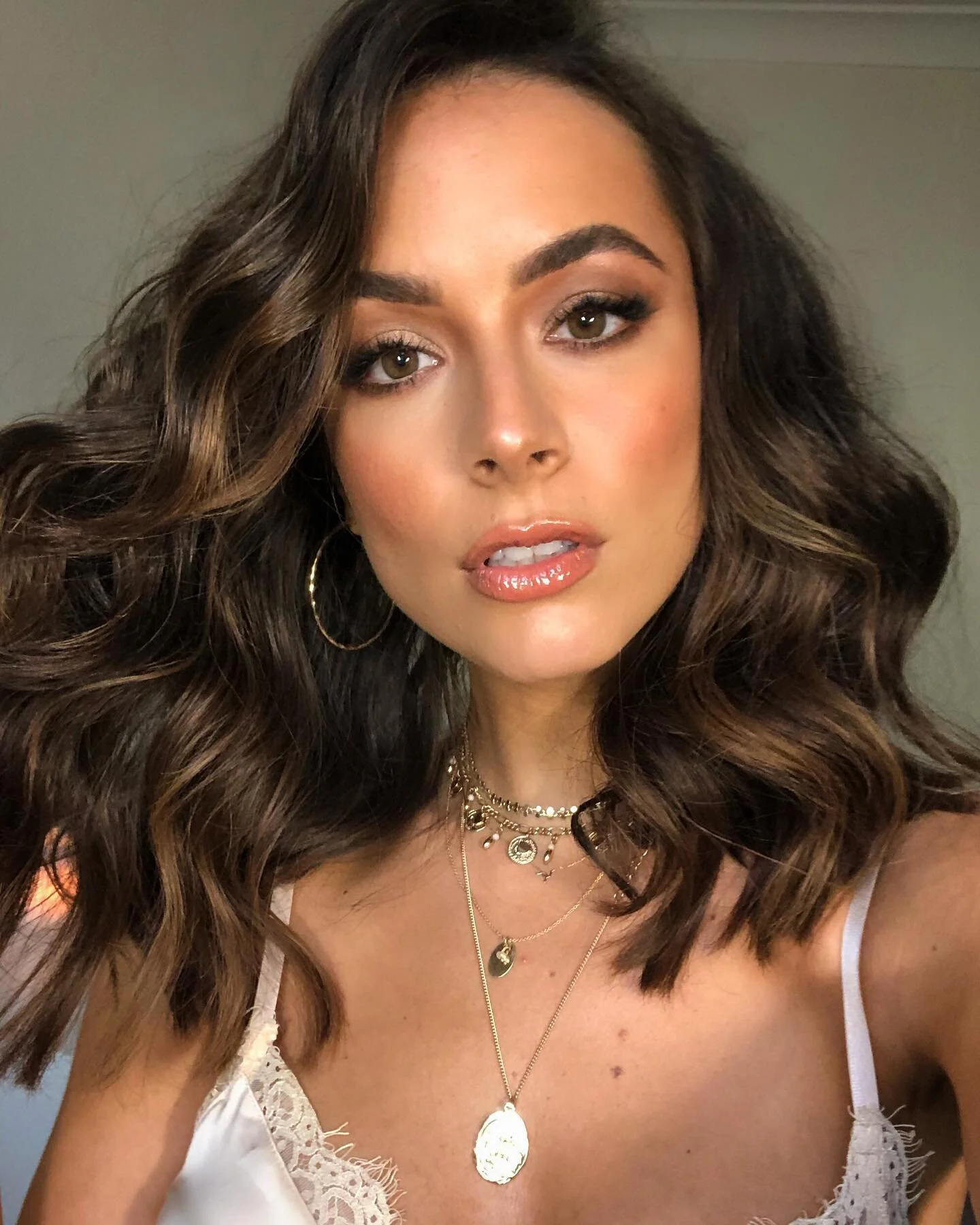 Looking for Post Iso Inspo? Here&rsquo;s gorgeous honey @monika_rad 🧡 
Gorgeous Hair by @suzanne_henderson Makeup by @tanyaartistry .
.
Breakdown Deets 
Skin @tatcha The water gel 
Base @diormakeup Dior Backstage Face &amp; Body 
Eyes @diormakeup Br
