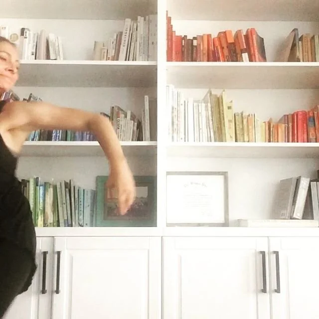 Need a quarantine pick-me-up? Adult Modern, Zoom, 7:30-9, $10, @contemporaryballetdallas. Bring your living room. That&rsquo;s it.
.
.
#captainslog #week #ivestoppedcounting #danceparty #movementculture #movementismedicine #internationaldanceday