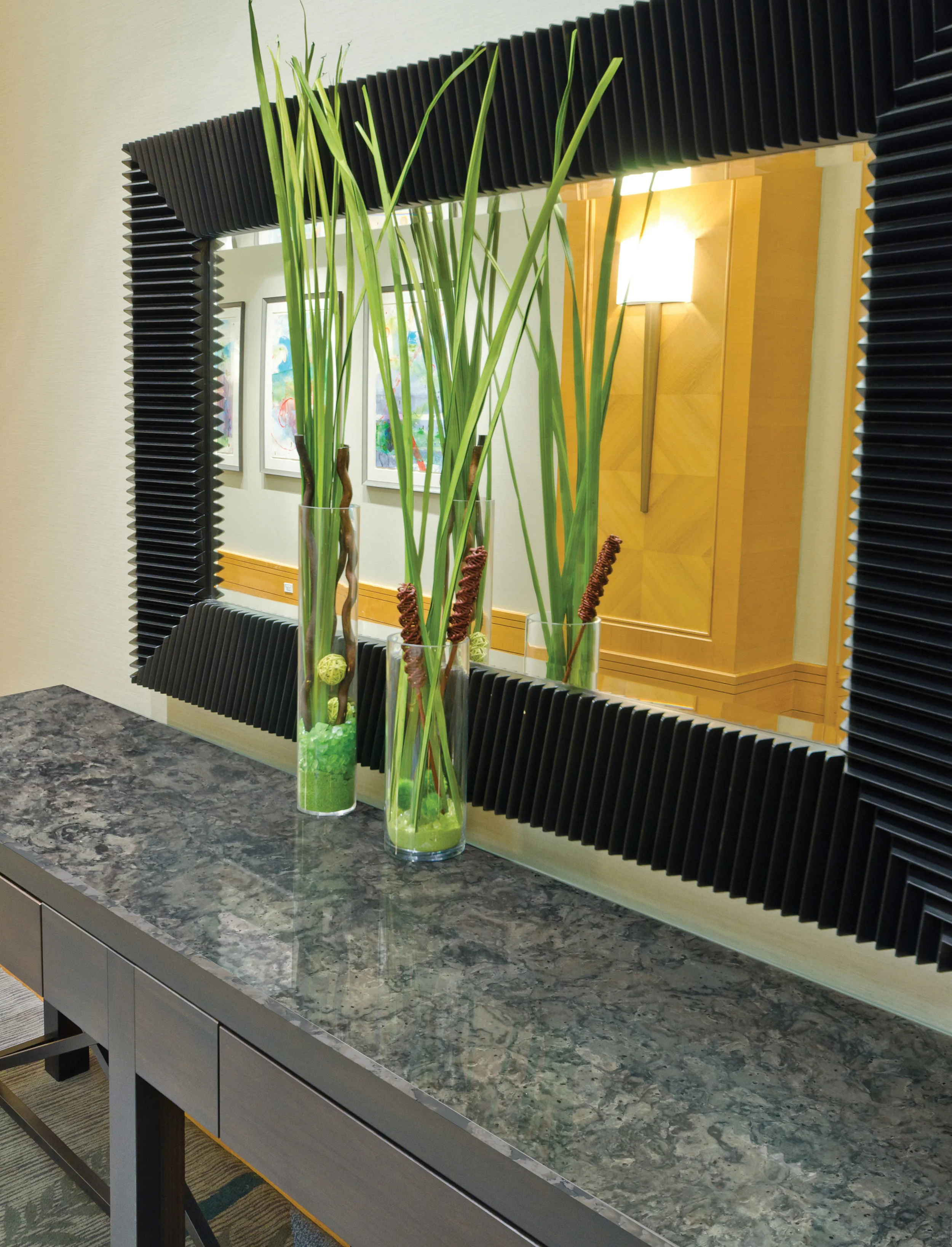 SpectrumQuartz-QM4068-Exquisite-Table.jpg
