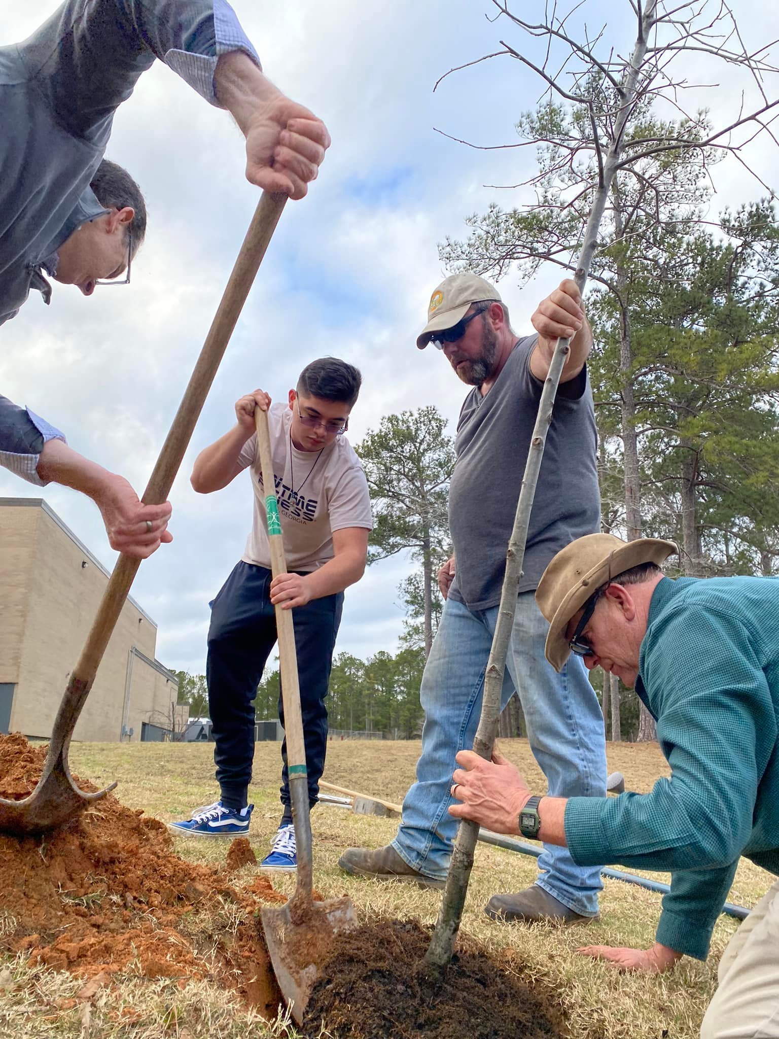 SHAW-PLANTING-SHOVELS.jpg