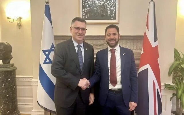 Forty Prominent Israelis Express Deep Gratitude to Deputies Behind FT Letter