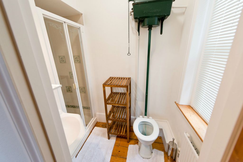 Copy of En-suite bathroom