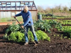 'No Dig' expert at the Bleddfa Centre
