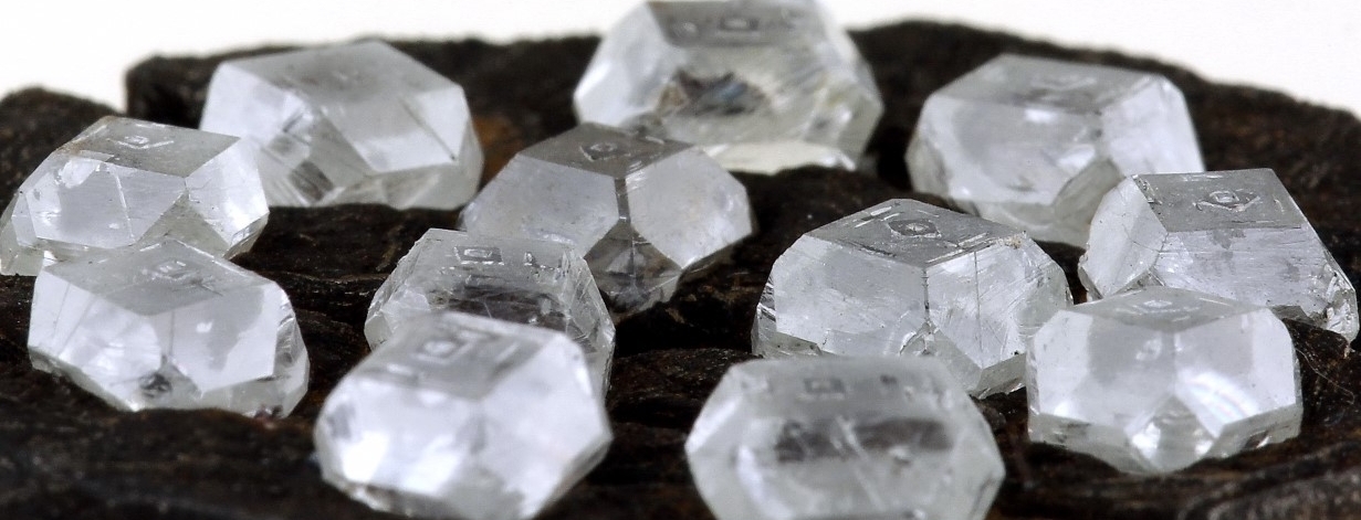 HPHT-Grown-Rough-Diamonds.jpg