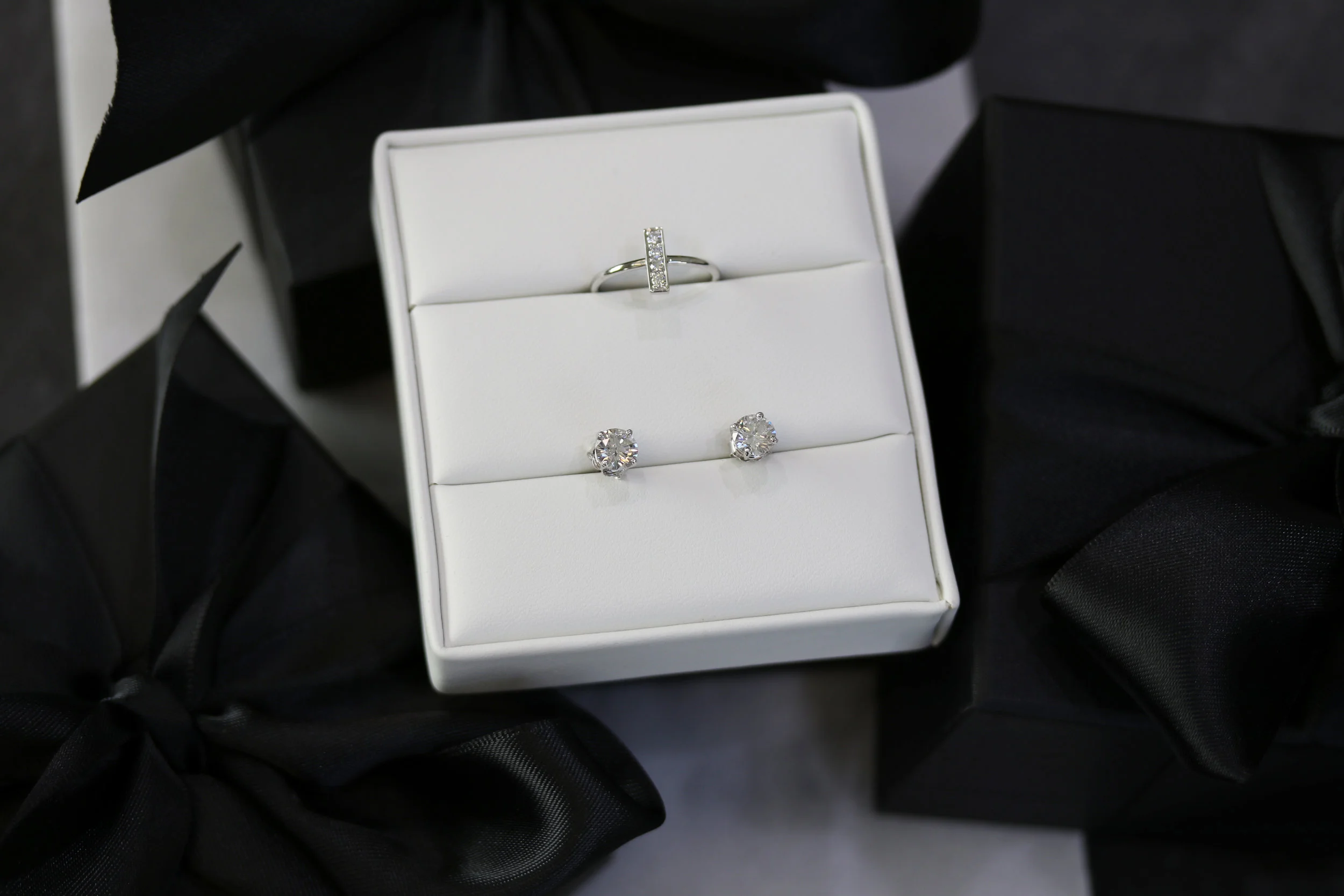 Lab Created Diamond Bar Ring In White Gold Design AD124