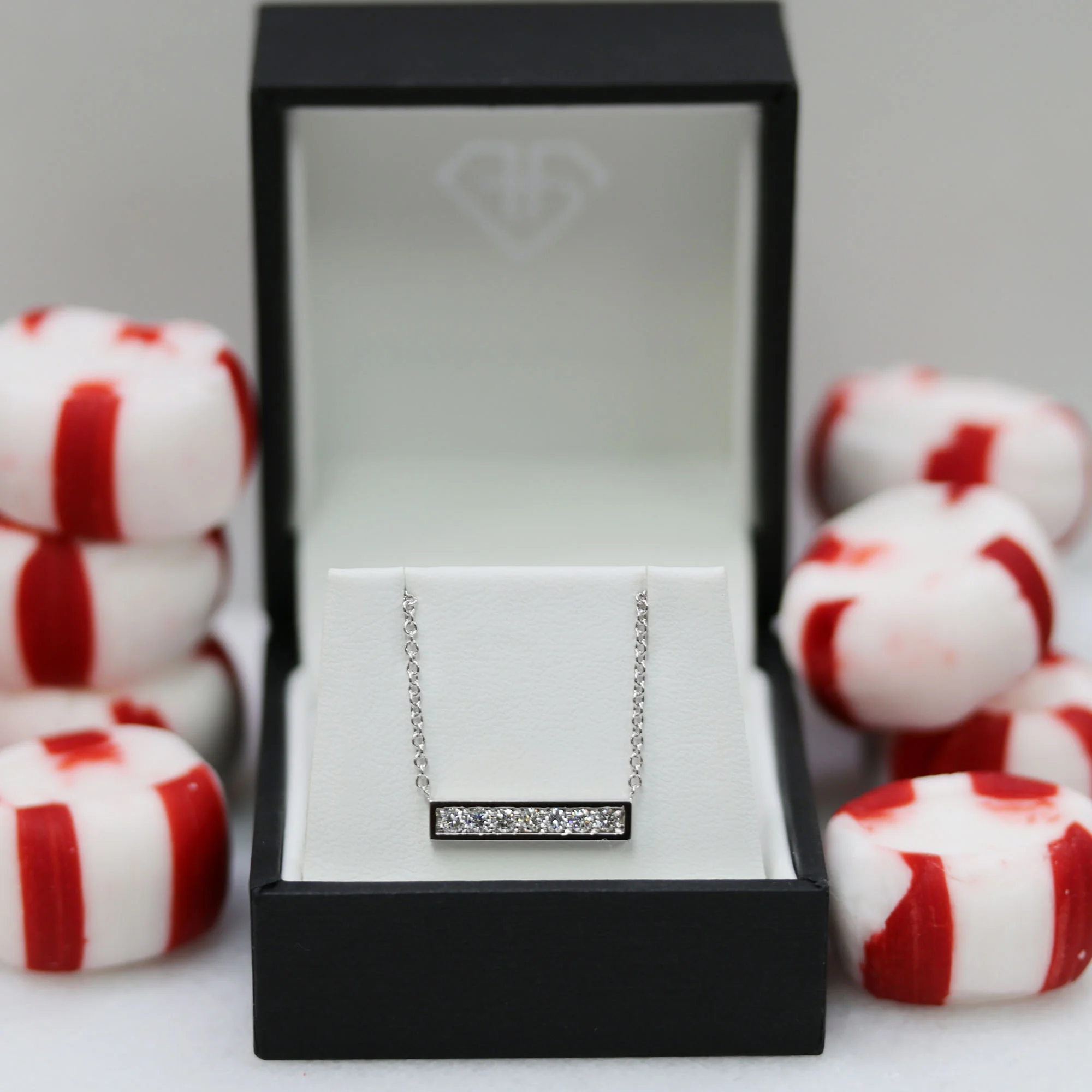 Lab Diamond Bar Pendant In White Gold In Box Design AD122