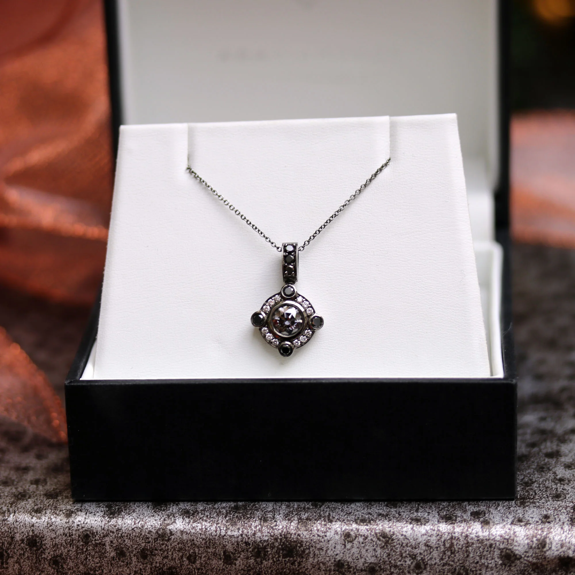 Lab Grown Diamond Compass Pendant 1.75ctw In Box Design AD065
