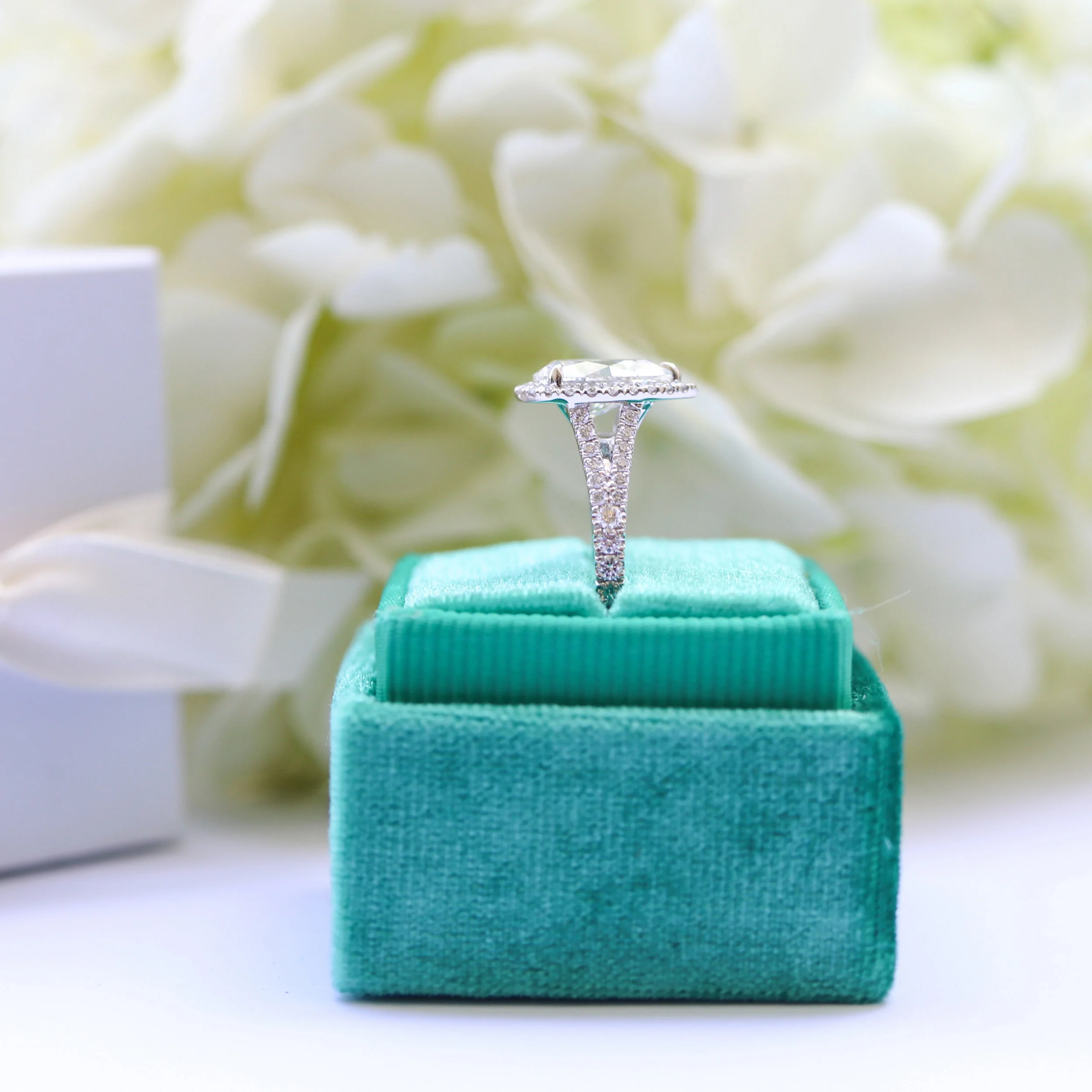 Single Halo Split Shank Setting Lab Diamond Engagement Ring Design AD161