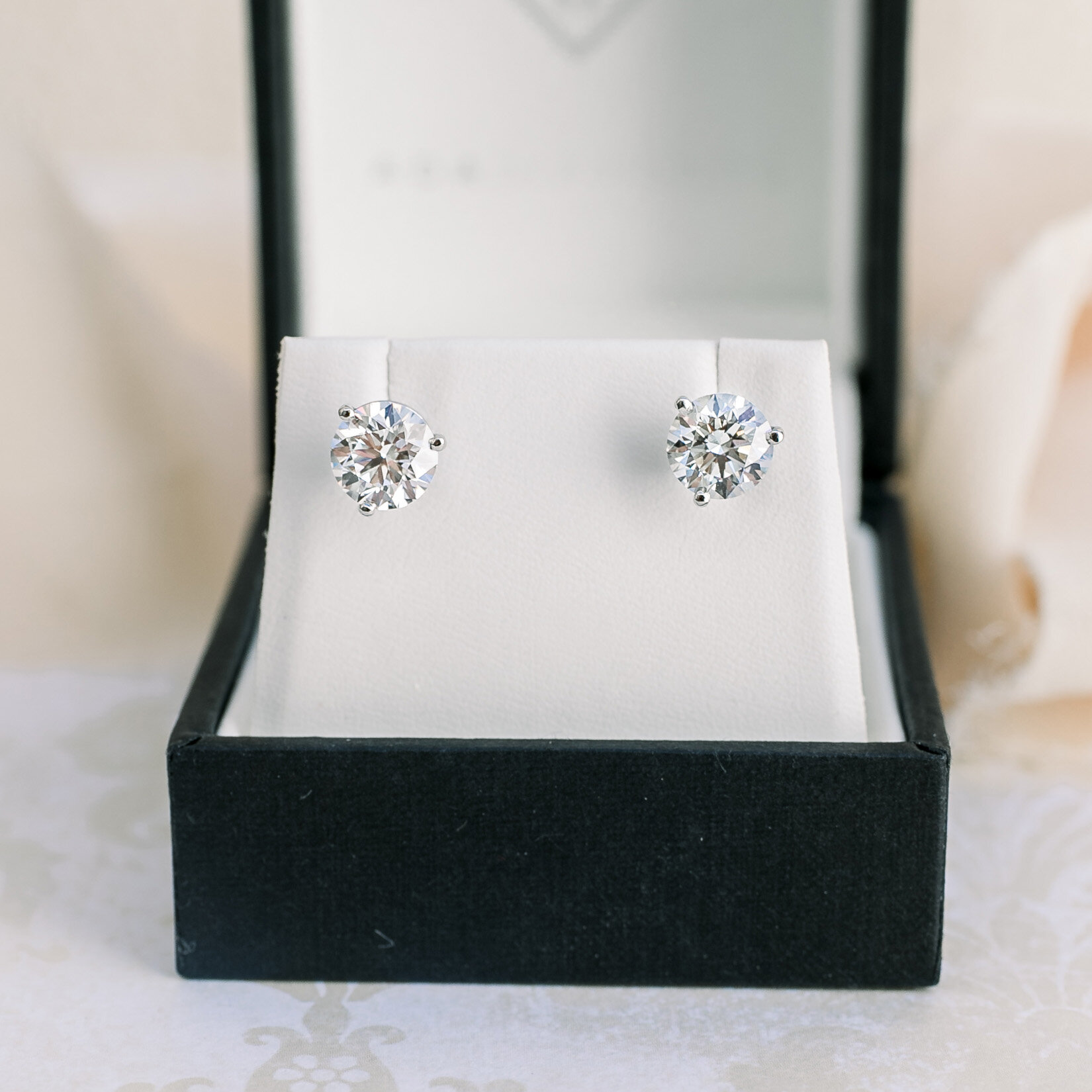 ボタニカルウエディング IGI Certified 1.25 Carat Lab-Grown Diamond ...