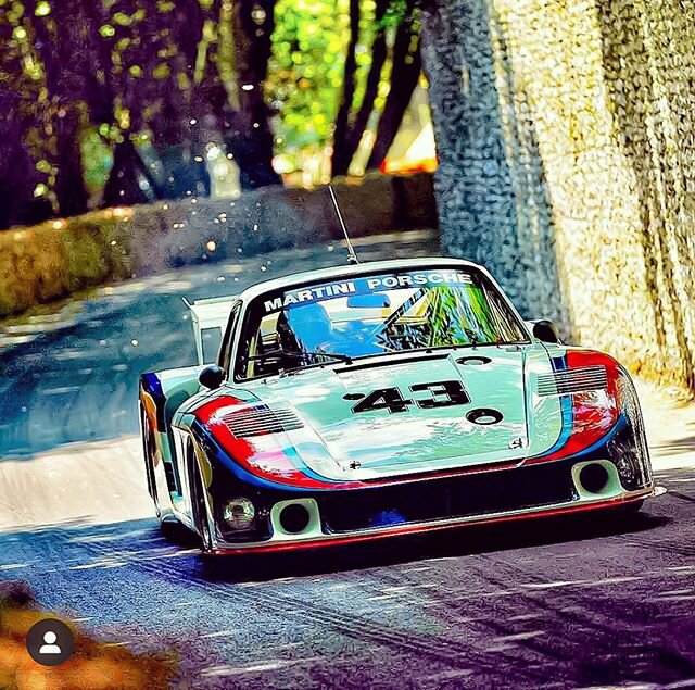 Ripping up the hill @fosgoodwood in one of the most iconic @porsche race cars ever! 🤙🏻 💨 🏁 No Festival of Speed this year but that surely means we can go twice as big next year right!?😁😜 📸 - @richardpardon 🙌🏻
.
#porsche #porsche935 #porsche9