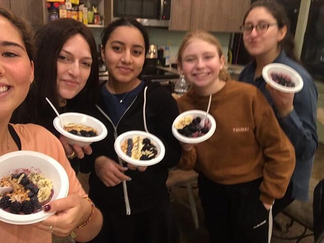 YOGA AND AÇAÍ BOWLS!!!