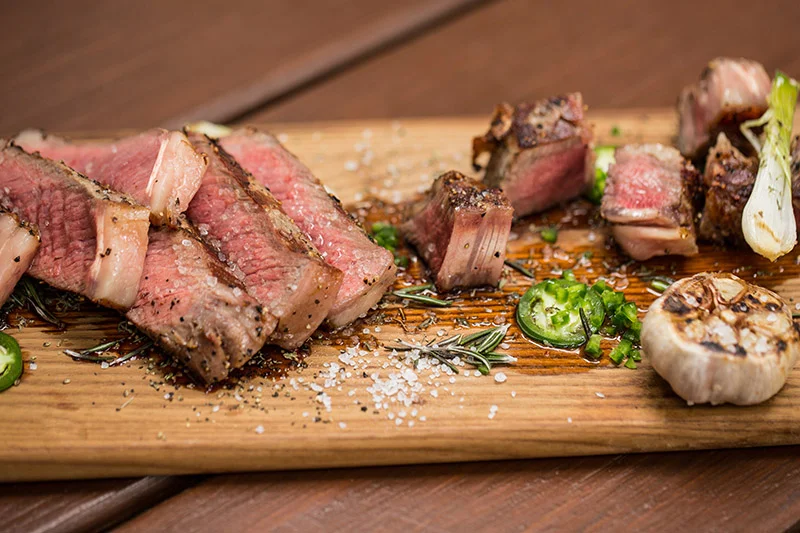 08_Recetario Weber_Rib Eye en Salsa de Tabla-800.jpg