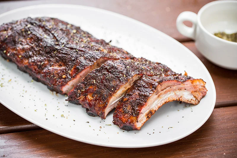 24_Recetario Weber_Costillas de Cerdo Ahumadas en Adobo-800.jpg
