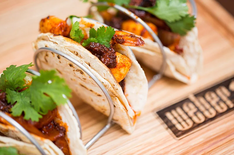 48_Recetario Weber_Taco de Camarón con Chorizo a la Diabla-800.jpg