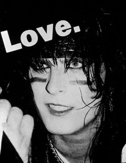   LOVE  / 24" X 36" (size variable) / B/W photograph 