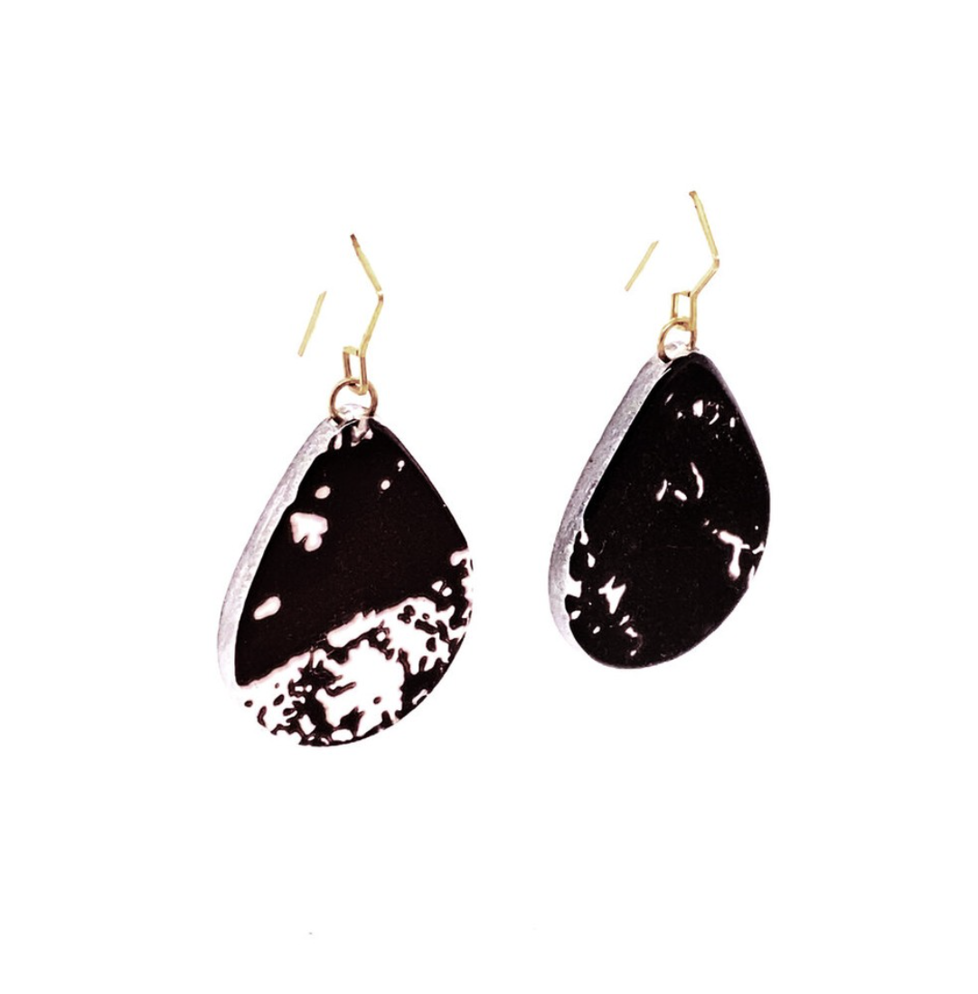 Patterned Black Medium Teardrop Hooks