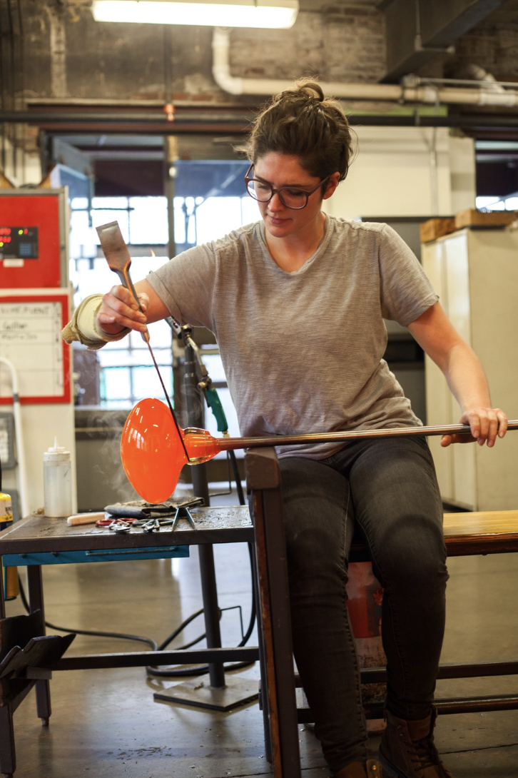 From cast glass to blown glass plates