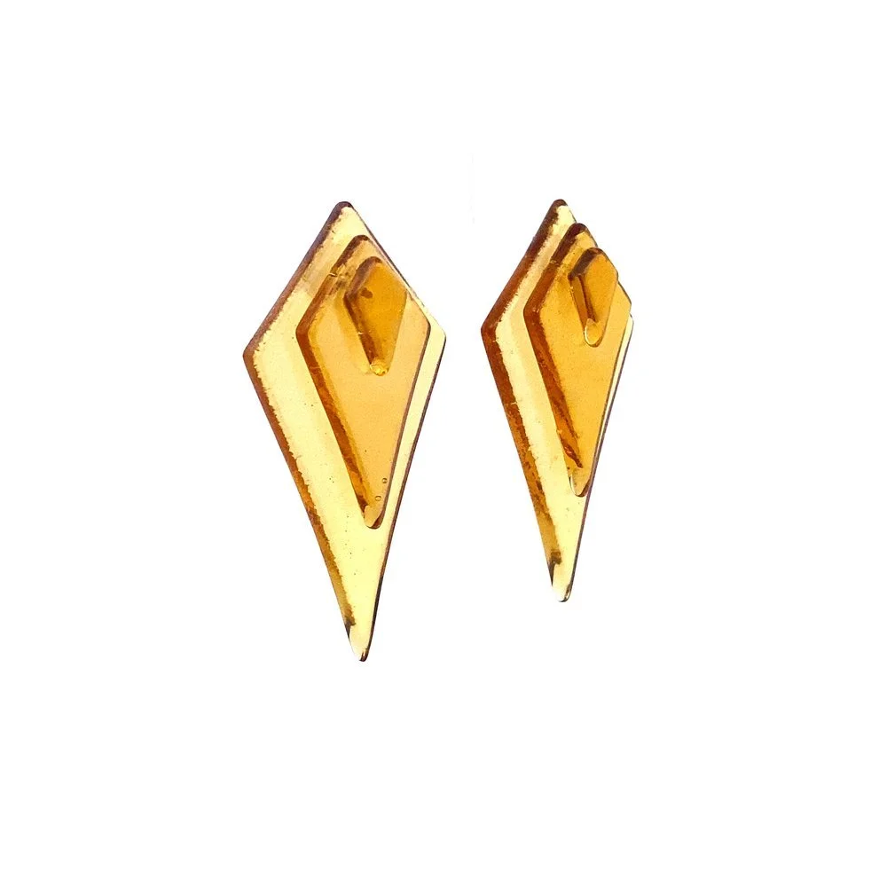 Stacked Diamond Posts in Iridescent Yellow