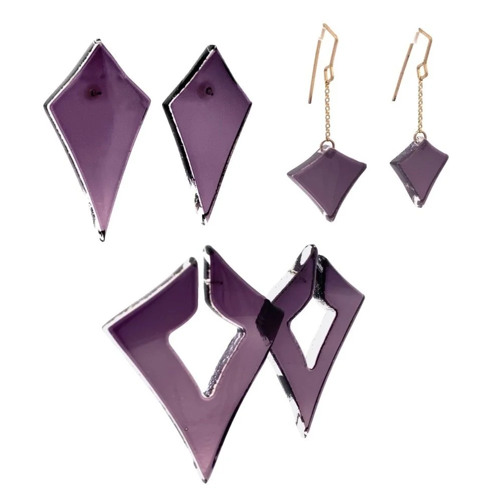 Simple silhouettes in classic colors