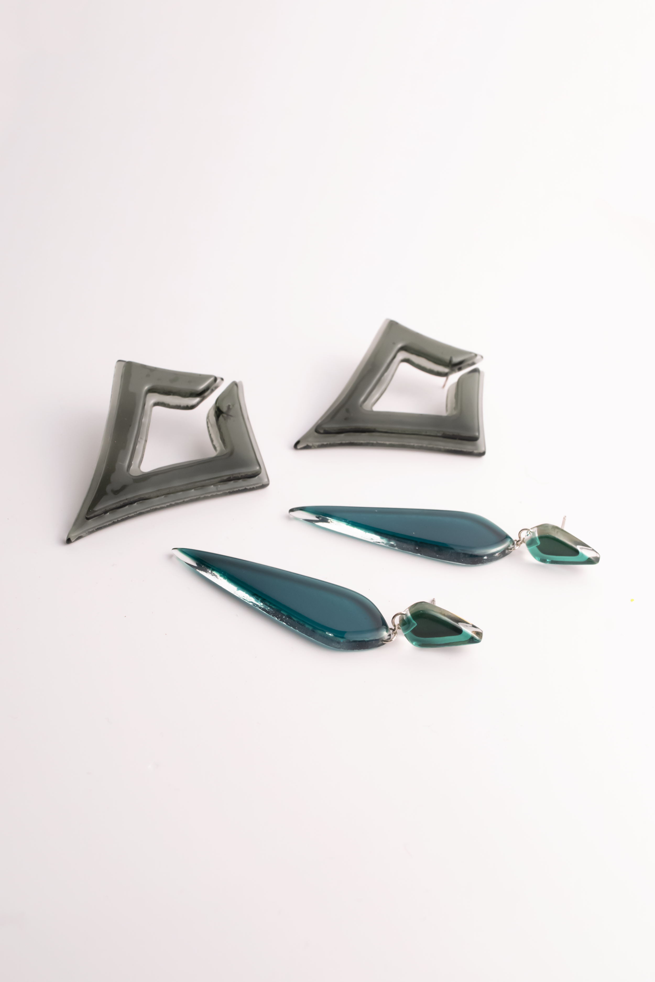 Stacked Open Diamond Posts in Dark Grey featuring Deco Dagger Drops in Dark Lagoon