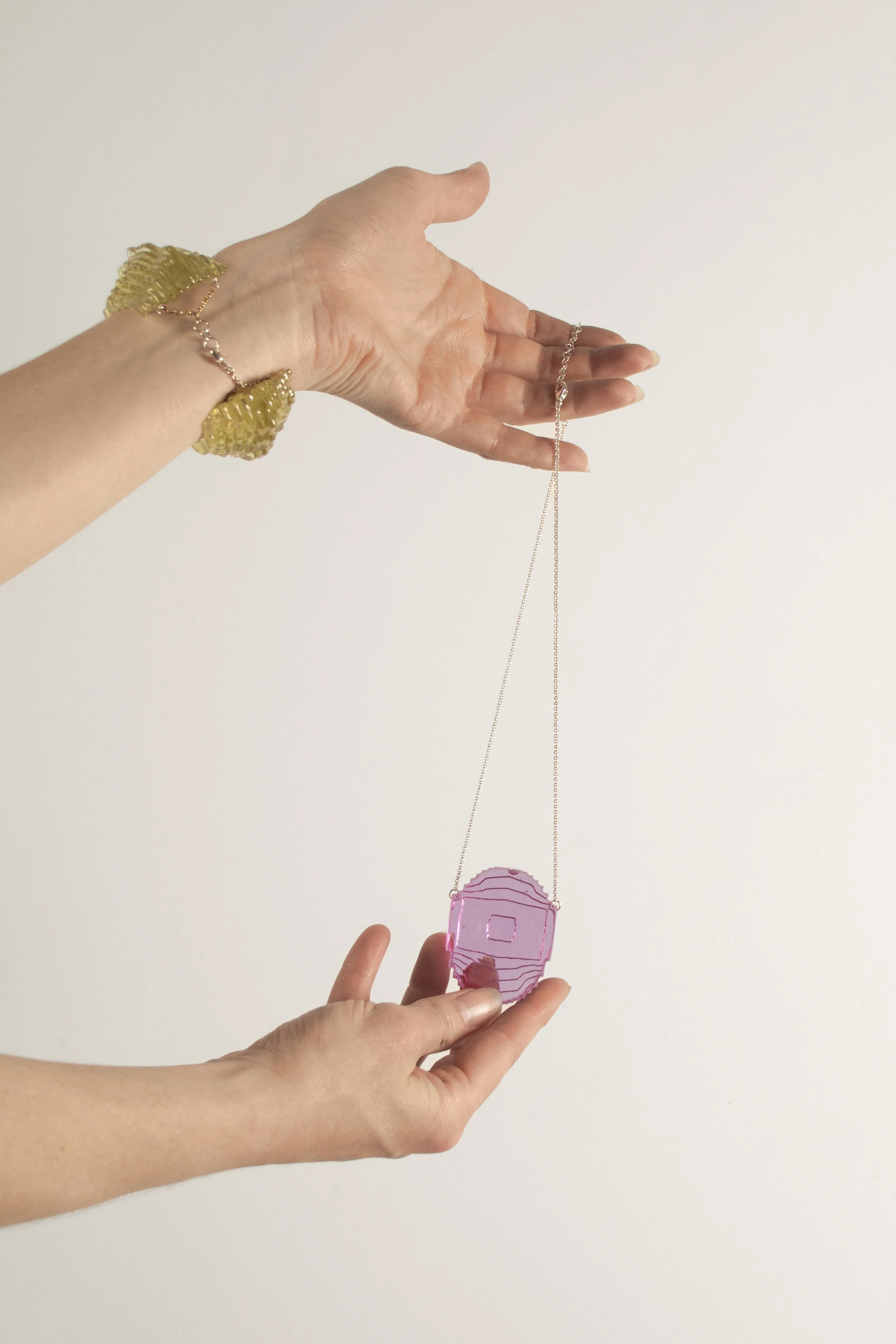 Relief Ellipse in Fuchsia