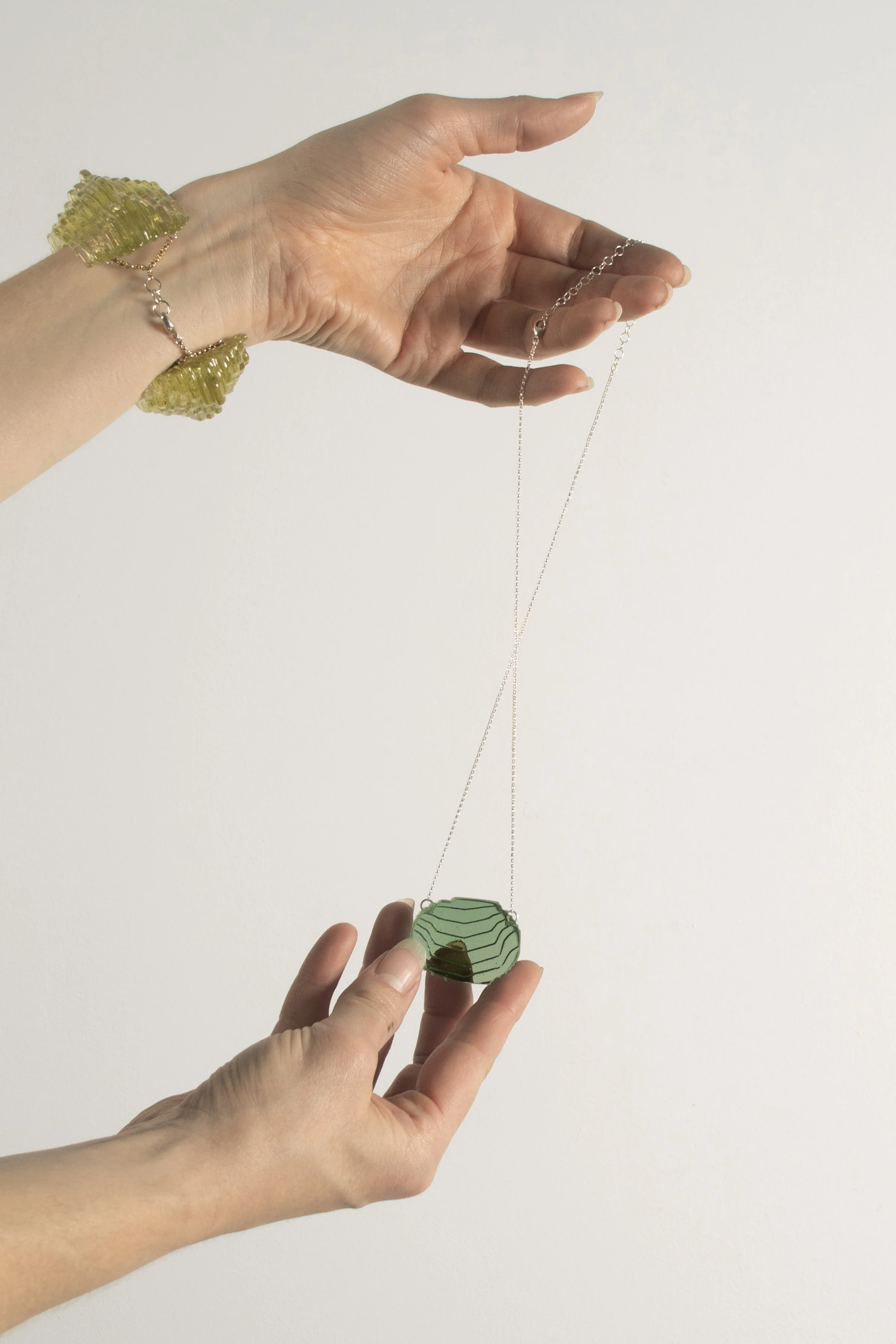 Mini Relief Ellipse in Juniper (shift axis)