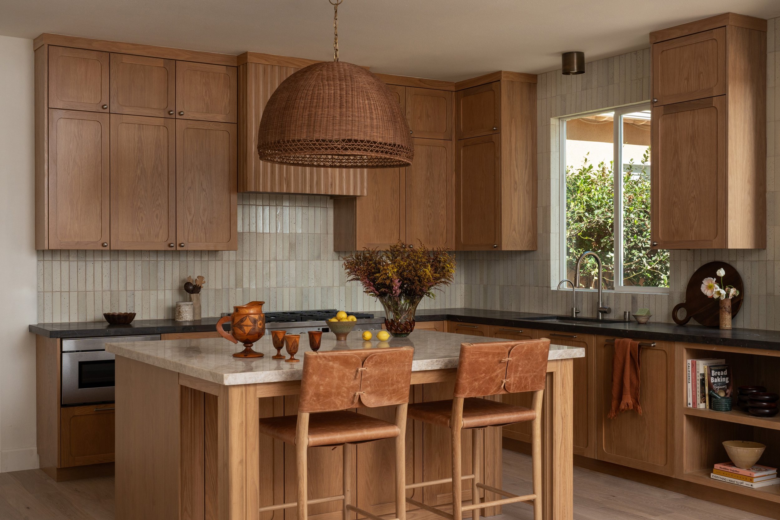 coastal kitchen with oak cabinets