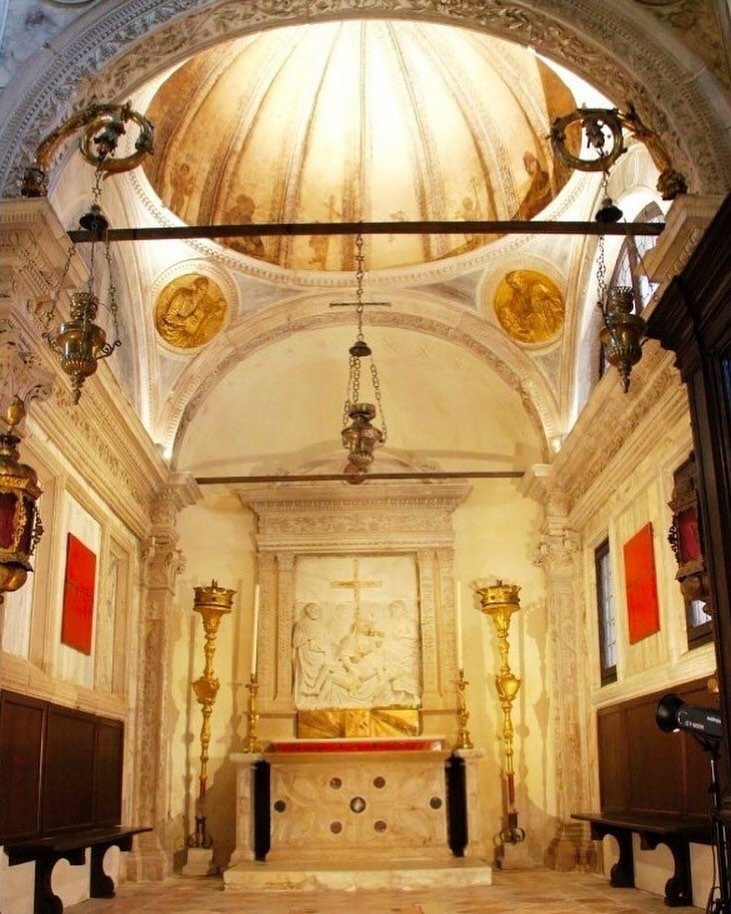 Venetian Renaissance Chapel Time Capsule

In 2015, during the 56th Venice Biennale, the Curia Patriarcale di Venezia commissioned a permanent work contribution by Sylke von Gaza to the Gussoni Renaisscance chapel in Chiesa San Lio, an old Venetian 15