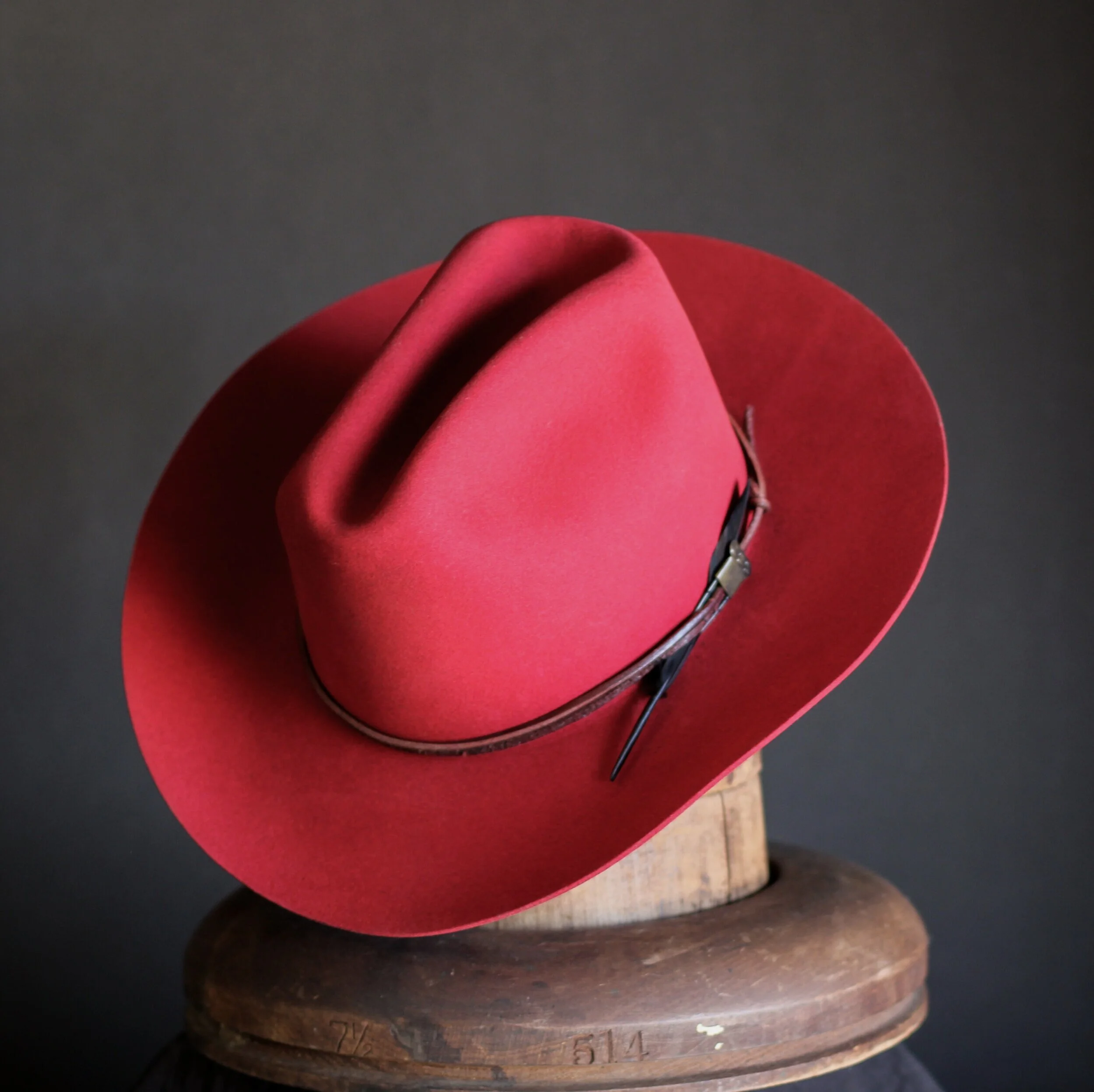 RED COWBOY HAT